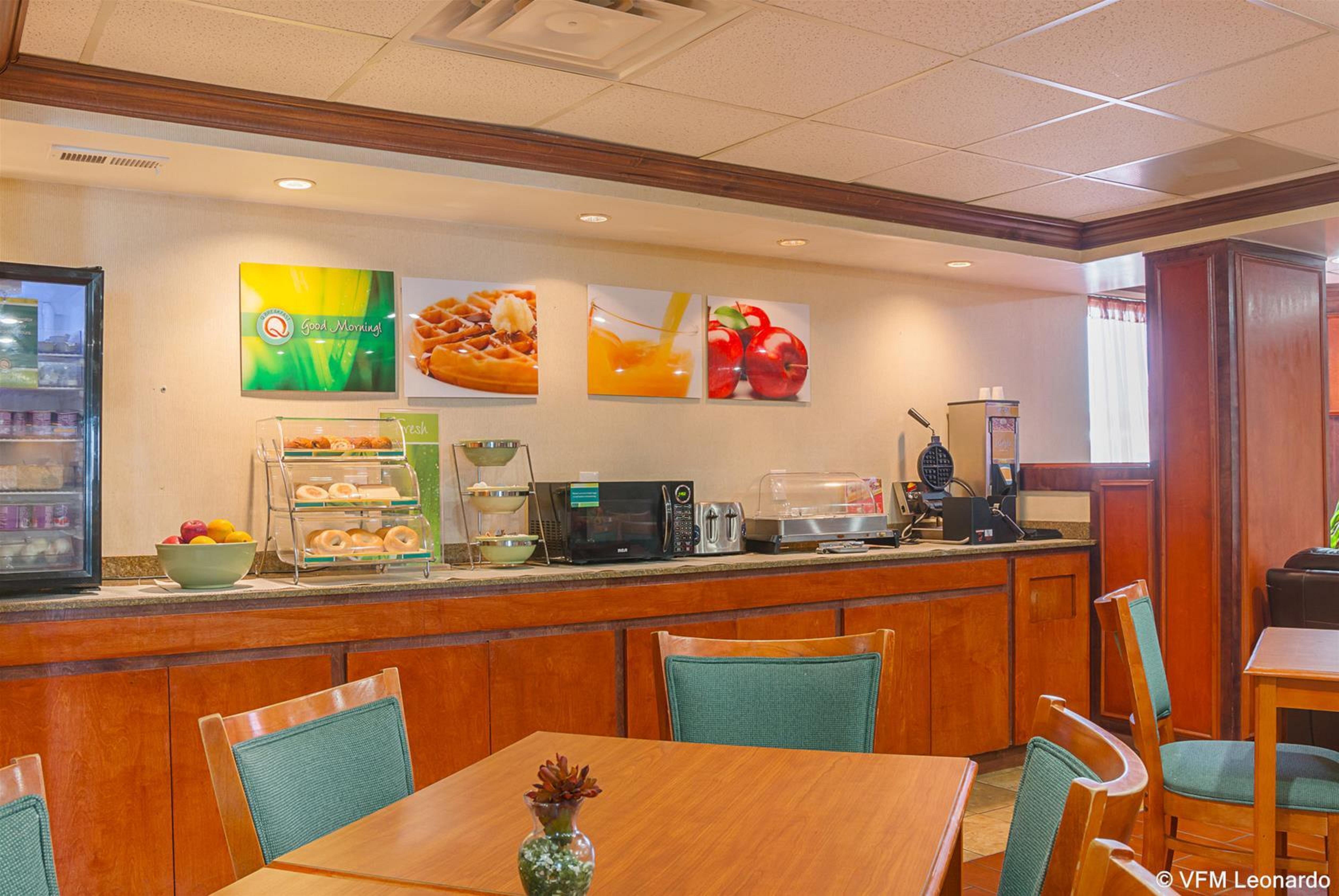 Quality Inn & Suites Detroit Metro Airport Romulus Ngoại thất bức ảnh